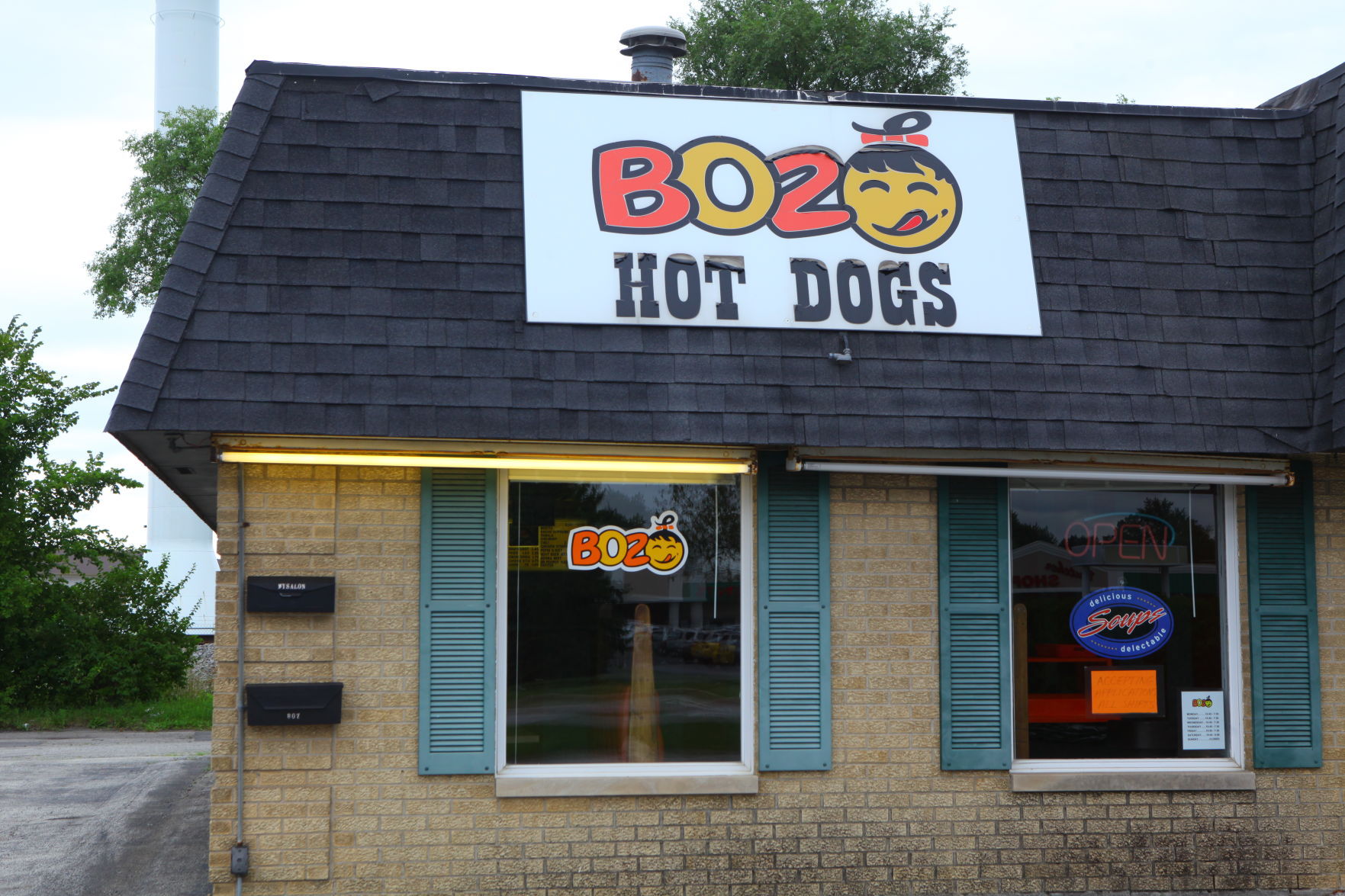 Boz Hot Dogs
